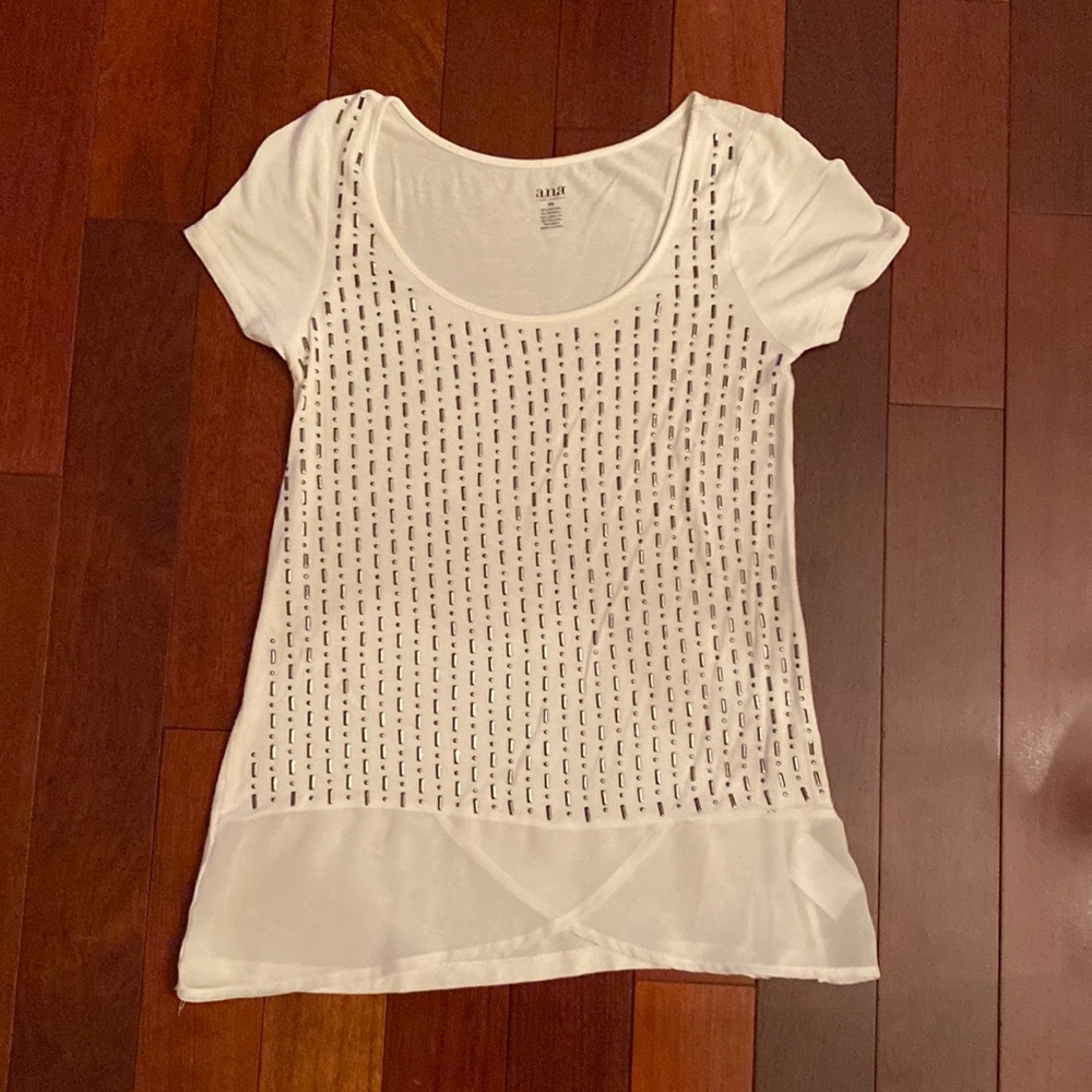 Adorable White stop sheer bottom crossover at bottom, xs excellent like new!